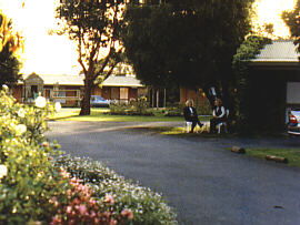 Colonial Village Motel - Sydney 4u 0