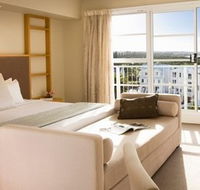 Quality Suites Deep Blue - Sydney 4u