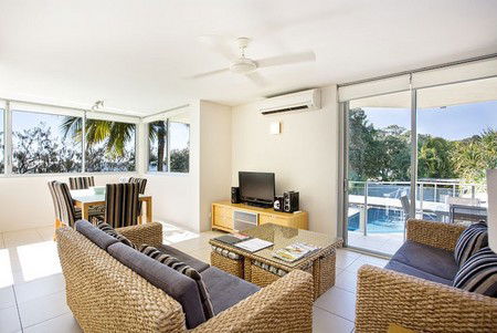 Maison Noosa Luxury Beachfront Resort - Sydney 4u 5