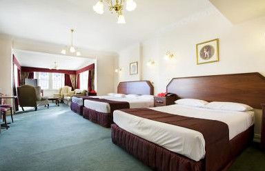 Palais Royale - Sydney 4u 1