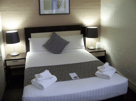 Aarons Hotel - Accommodation Sydney 1