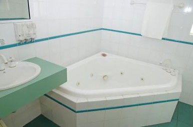 Sapphire Waters Motor Inn - Accommodation Sydney 3