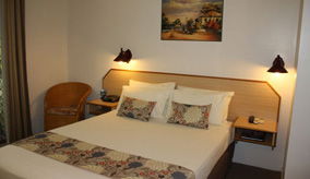 Colonial Village Motel - Sydney 4u 1