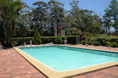 Beerwah Glasshouse Mountains Motel - Sydney 4u 0