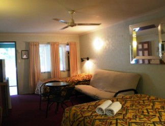 Beerwah Glasshouse Mountains Motel - Sydney 4u 1