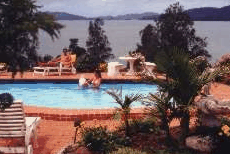 Galway Downs Lakeside Country House - Sydney 4u