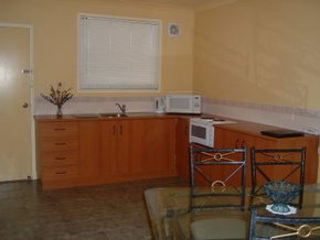 Hopkins House Motel & Apartments - Accommodation Sydney 5