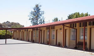 Golden Hills Motel - Accommodation Sydney 0