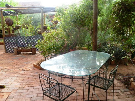 Hillside Country Retreat  - Sydney 4u 4