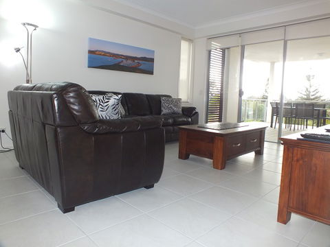 Pacific Marina Apartments - Sydney 4u 5