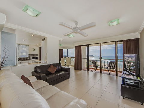 Princess Palm On The Beach - Sydney 4u 5