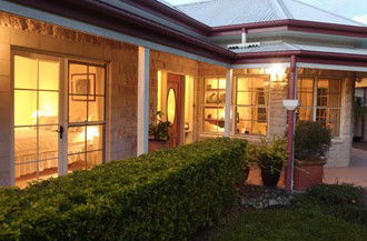 Noosa Valley Manor - Bed And Breakfast - Sydney Resort 1