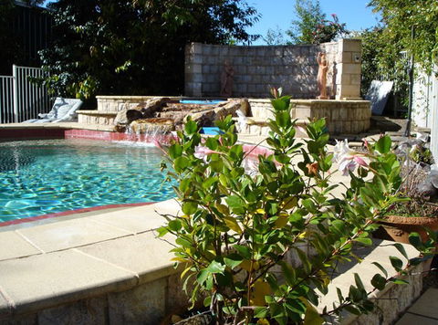 Noosa Valley Manor - Bed And Breakfast - Sydney Resort 2