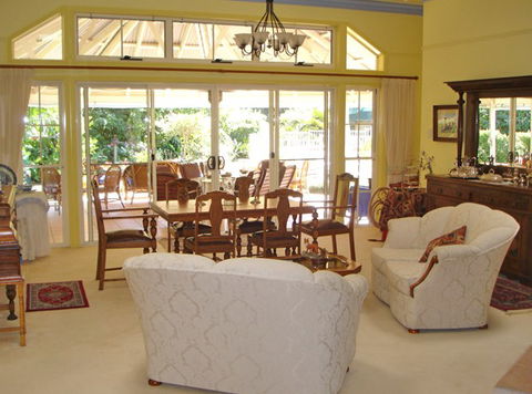 Noosa Valley Manor - Bed And Breakfast - Sydney Resort 3