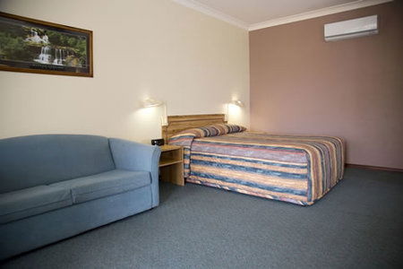 Cumberland Motor Inn - Sydney 4u 6