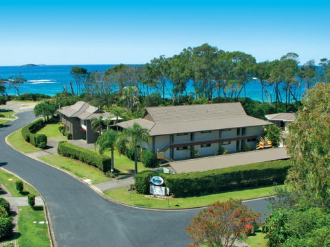 Absolute Beachfront Smugglers On The Beach - Accommodation Sydney 0