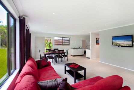 Noosa North Shore Retreat - Sydney 4u 1
