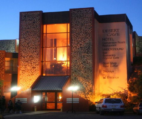 Desert Cave Hotel - Sydney 4u 1