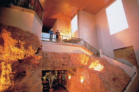 Desert Cave Hotel - Sydney 4u 5