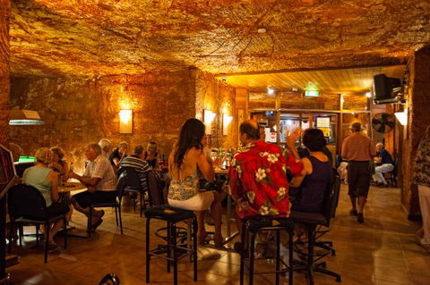 Desert Cave Hotel - Sydney 4u 7