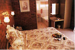 Colonial Motor Lodge - Accommodation Sydney 0