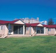 The Mac's Beachfront Villas - Sydney 4u