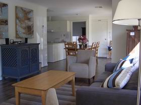 Saltaire Yellow - Accommodation Sydney 0