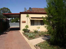 Loxton Smiffy's Bed And Breakfast (Sadlier Street) - Sydney 4u 0