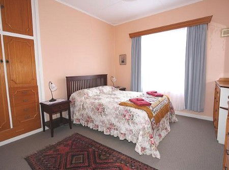 The Pines Holiday Home - Accommodation Sydney 3