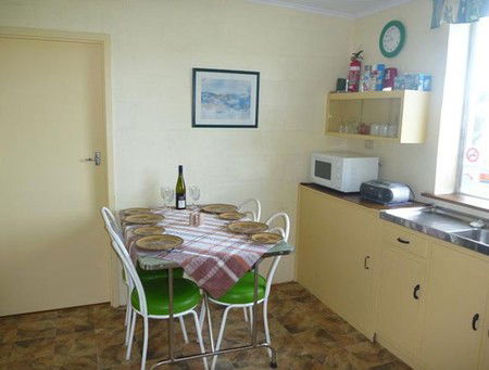 Oaklands Fishing Cottage - Accommodation Sydney 3