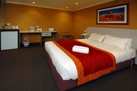 Victoria Hotel - Strathalbyn - Sydney 4u 2