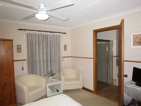 Southern Vales Bed And Breakfast - Sydney 4u 3
