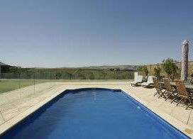 McLaren Ridge 4 - McLaren Ridge Log Cabins - Accommodation Sydney 0