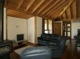 McLaren Ridge 4 - McLaren Ridge Log Cabins - Accommodation Sydney 1