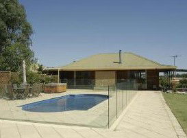 McLaren Ridge 4 - McLaren Ridge Log Cabins - Accommodation Sydney 2