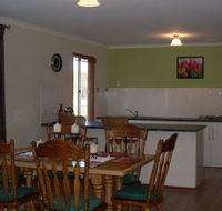Lazy Days BB Cottage - Sydney 4u