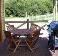 McLaren Ridge 3 - McLaren Ridge Log Cabins - Sydney 4u