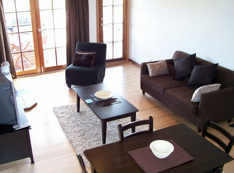 McLaren Ridge 3 - McLaren Ridge Log Cabins - Accommodation Sydney 5