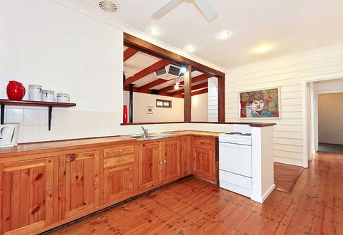 Sea Sand And Scrub Holiday House - Accommodation Sydney 6