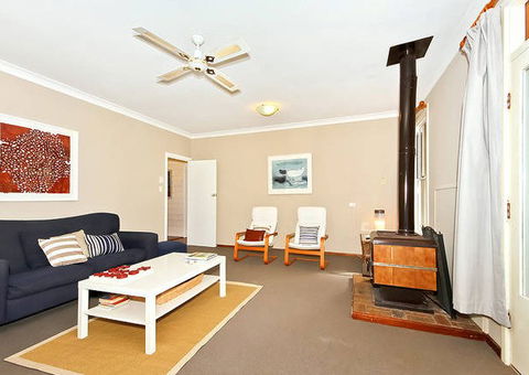 Sea Sand And Scrub Holiday House - Accommodation Sydney 7