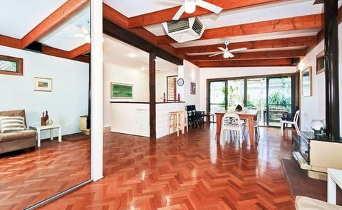 Sea Sand And Scrub Holiday House - Accommodation Sydney 8