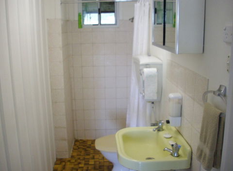 Riverfront Holiday House - Sydney 4u 8