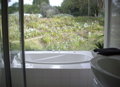Riverfront Holiday House - Sydney 4u 9