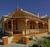Myras Moonta Retreat - Sydney 4u