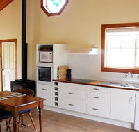 The Old Oak Bed and Breakfast - The Shearing Quarters - Accommodation Sydney