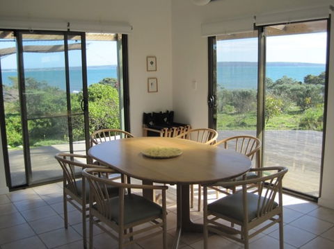 Wallaby Beach House - Accommodation Sydney 5