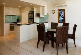 Tropical Nites - Accommodation Sydney 1