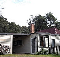 Glenbrook House and Cottage - Accommodation Sydney