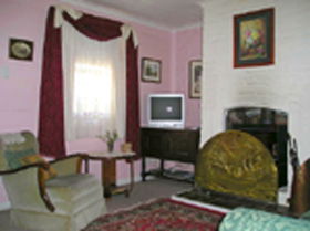 Hollyhock Cottage - Accommodation Sydney 0