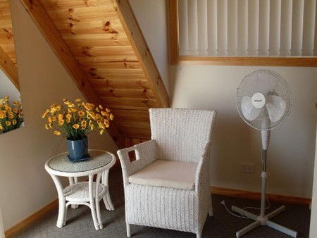 Four Seasons Holiday Cottages - Sydney 4u 1